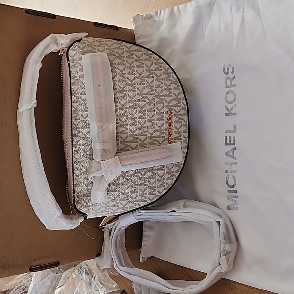 Michael Kors purse
